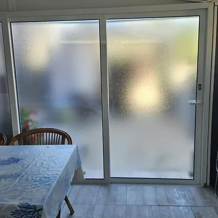 P Stil - Two Bedroom - First Floor Appartement *