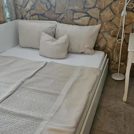 P Stil - Two Bedroom - First Floor *