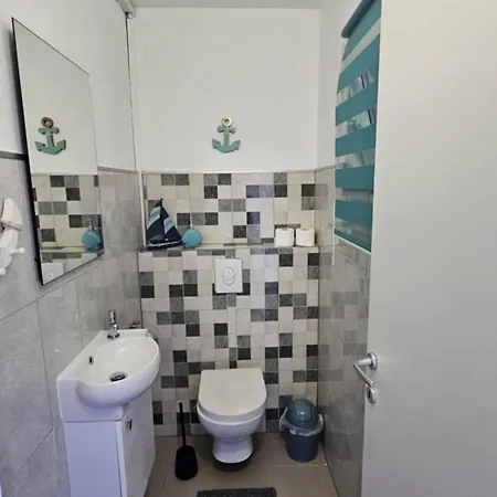 P Stil - Two Bedroom - First Floor Appartement *